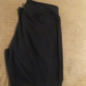 Z By Zella black stretch athletic/yoga capris Sz M